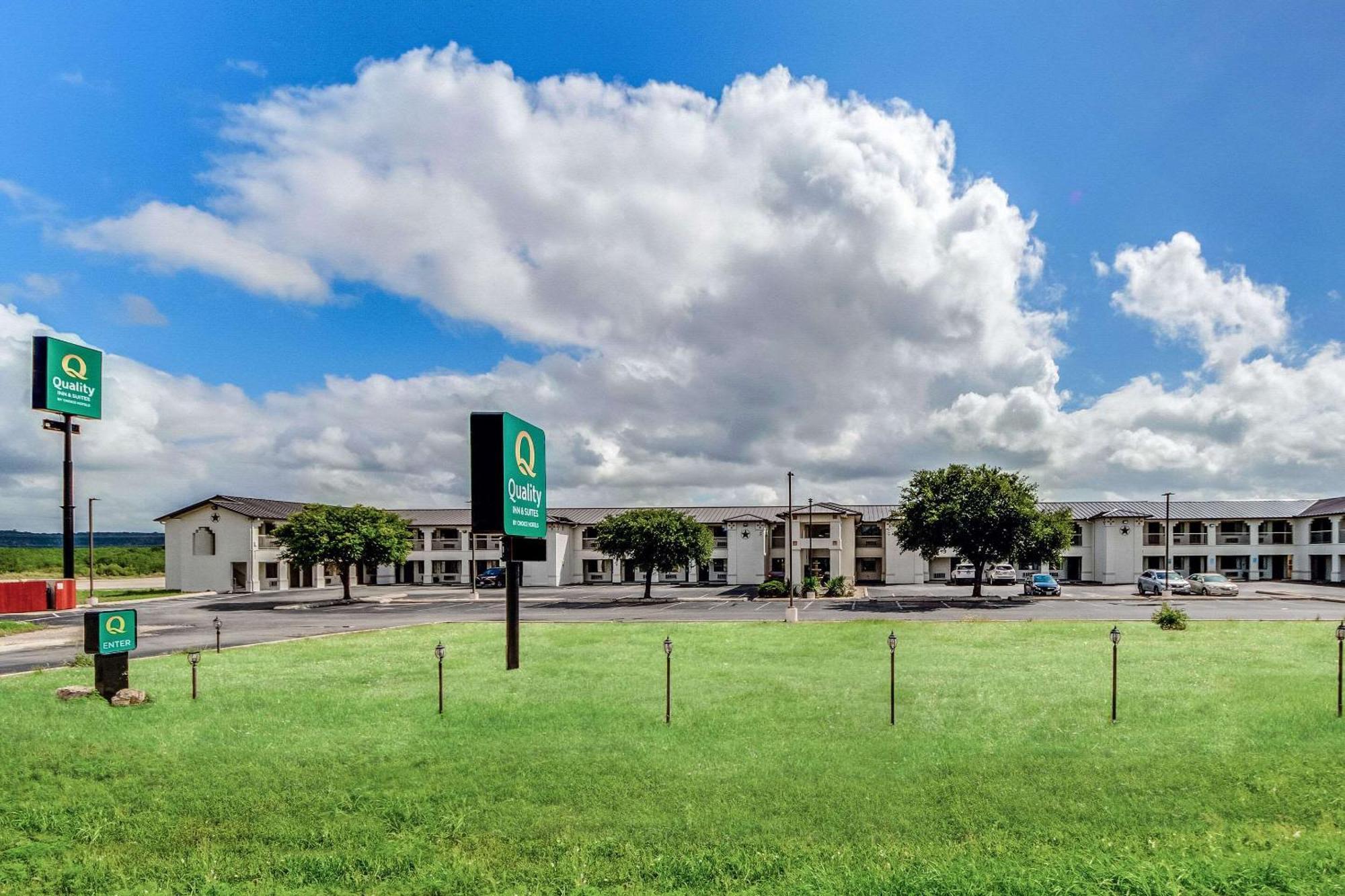 Quality Inn & Suites Junction Ngoại thất bức ảnh